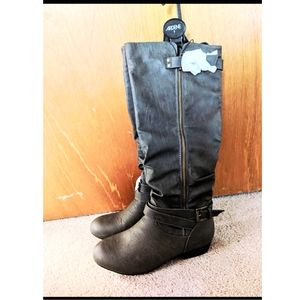 ✨2 for $25✨ Brown leather boots wide calf